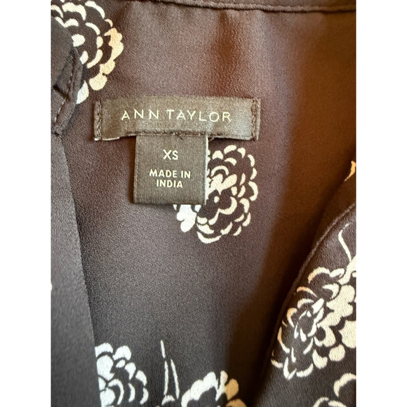 Women's Ann Taylor Long-Sleeve Flowy Blouse XS Black & White Floral - Picture 4 of 10